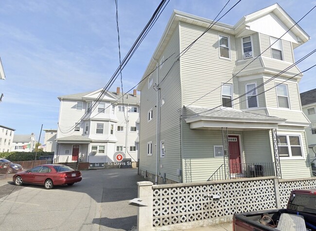 Building Photo - 47 Davis St Unit 2