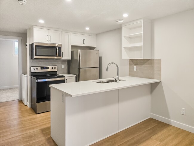 Photo - 102 Silverton Glen Gate SW