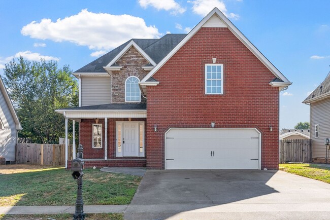 Photo - 4 Bedroom Pet Friendly Home For Rent!