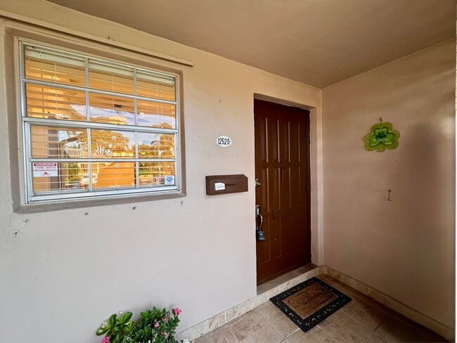 Photo - 1252 Club Dr W Unit D