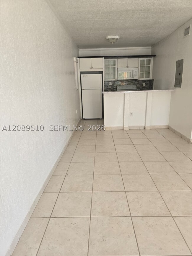 6125 SW 63rd St Unit 2