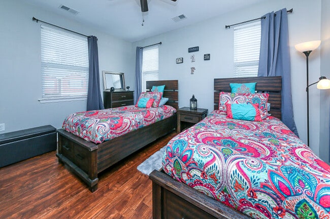 Photo - 2650 Leytonstone Dr