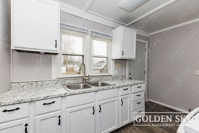 Photo - 230 Kinsey St Unit 2