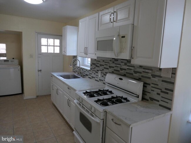 Photo - 4033 Filbert St