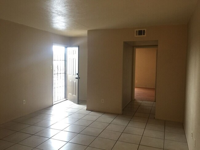 Photo - 1620 N Wilmot Rd Unit 1620 N Wilmot Rd E241