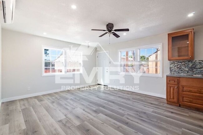 Available for rent in Lynwood 2 Bed 2 Bath... - Available for rent in Lynwood 2 Bed 2 Bath...