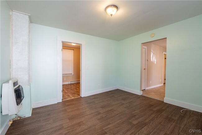 Building Photo - 73 Loomis St Rental