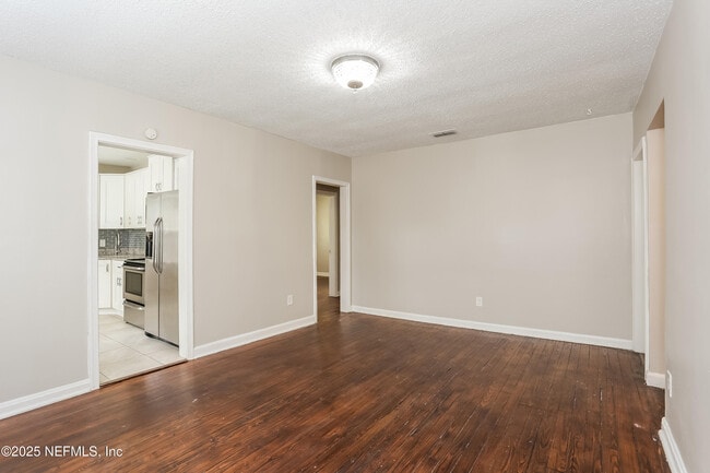 Photo - 2157 Sheridan St