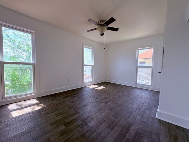 Photo - 517 W Maple Ave