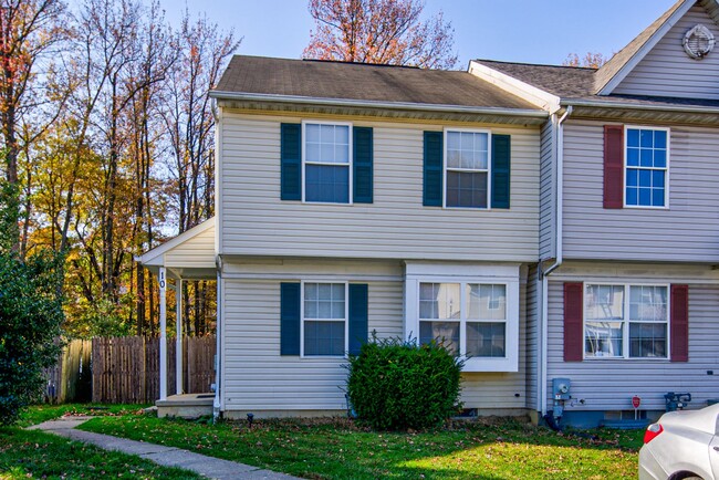 Building Photo - End Unit in New Castle -Showing Sunday 8/1... Rental