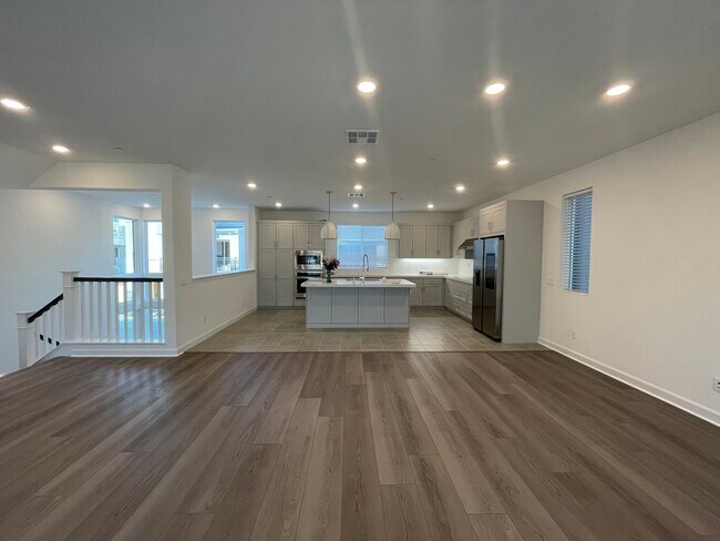 Photo - 11812 Ella Wy