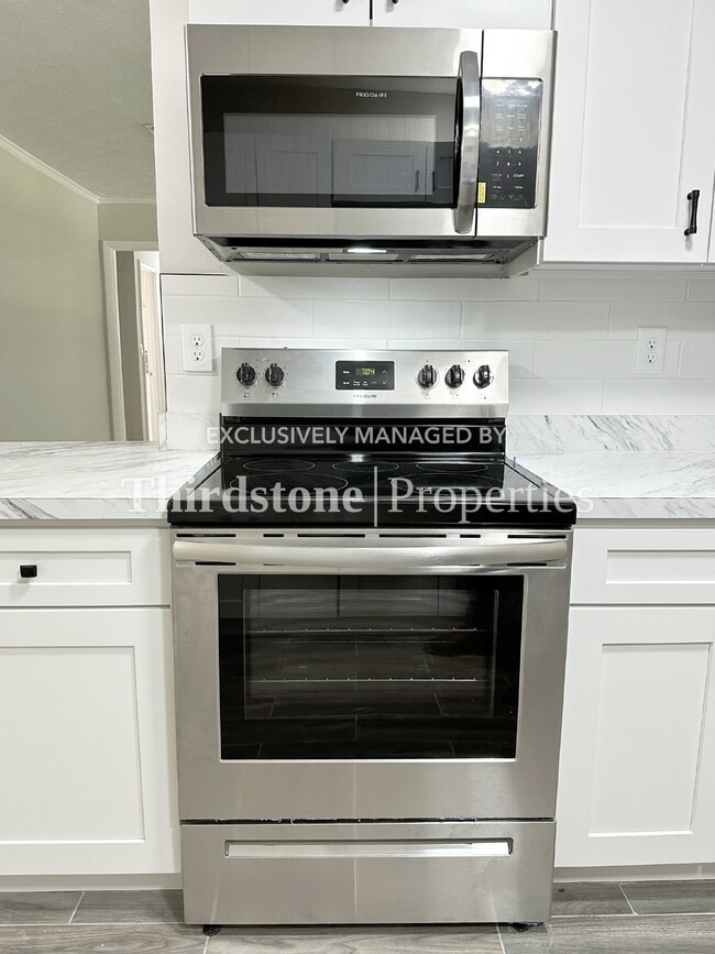 Photo - 2350 Betsy Dr