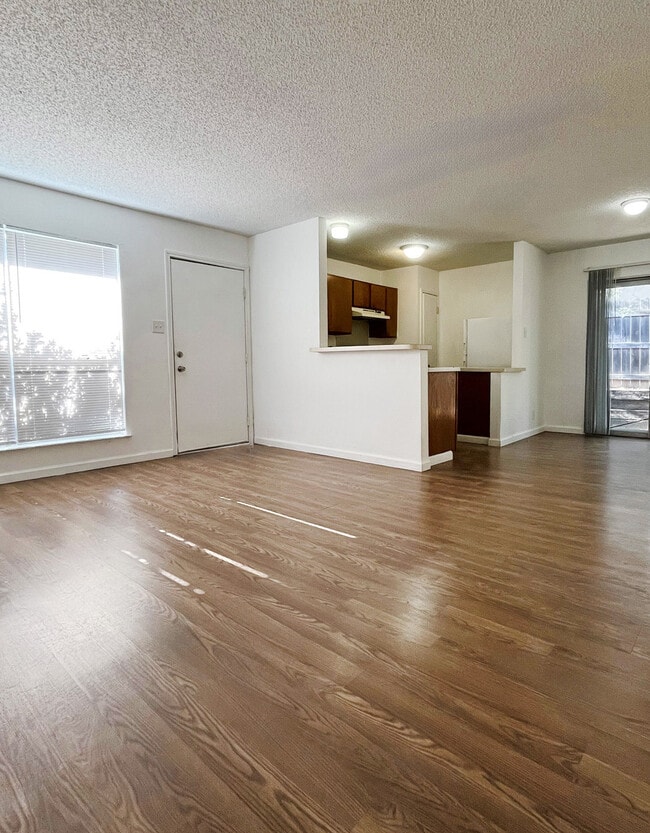 Photo - 14431 Edgemont St