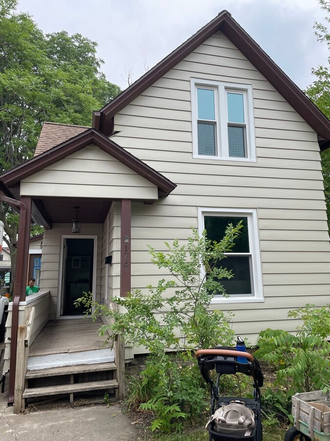 Photo - 176 W 16th St