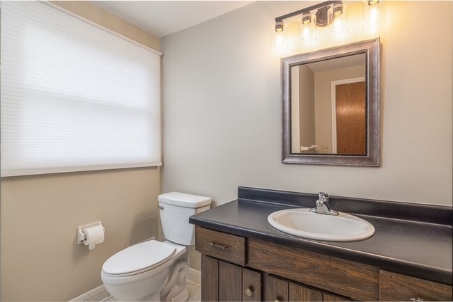 Photo - 75 Parkwood Ave