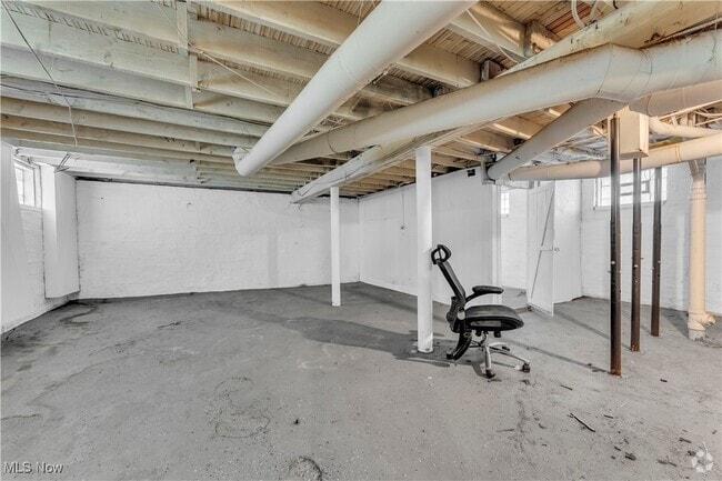 Building Photo - 1616 Eddington Rd Unit 3 Rental