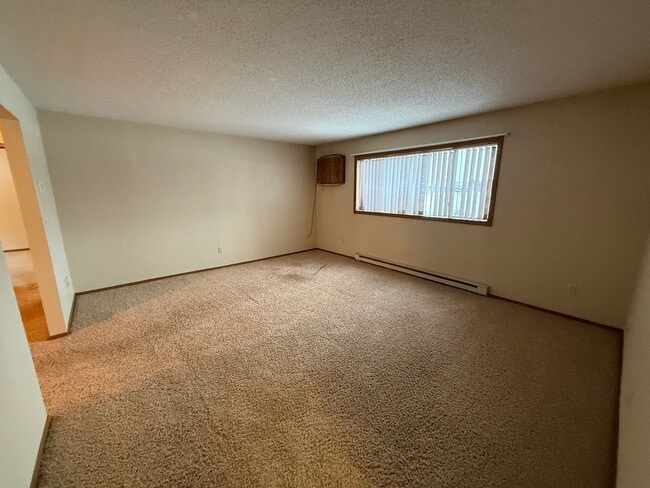 Photo - 2010 Ash Ave NE Unit 4