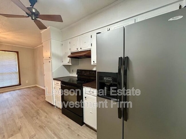 Photo - 302 Avenida Dr