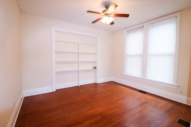 Building Photo - 2620 Eden Ave Unit 1