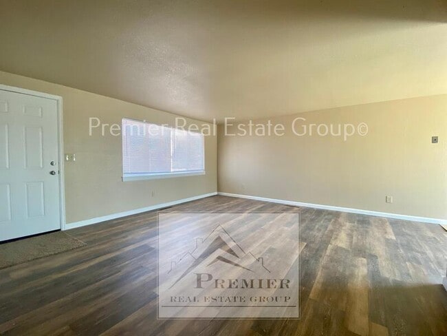 Photo - 550 Avenida Del Cielo