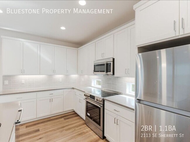 Photo - 2113 SE Sherrett St