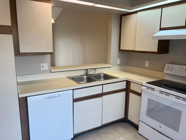 Photo - 2/2 Villa at Osceola Parkway! Available Now!
