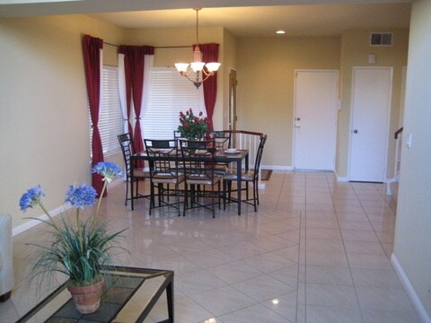 Photo - 1919 Barton Way