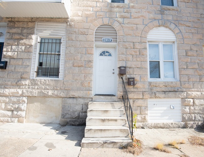 Photo - 2417 Barclay St Unit 2417 Barclay St  1