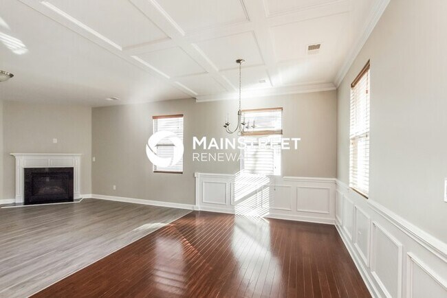 Photo - 3 Bedroom Pet-Friendly Home in Charlotte, NC with Main Street Renewal