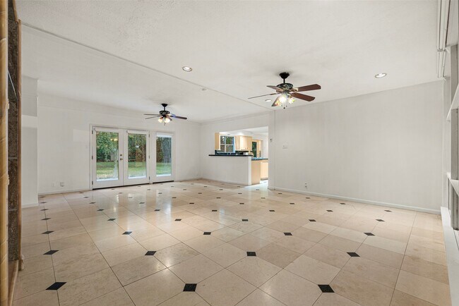 Photo - 2927 Rockyridge Dr