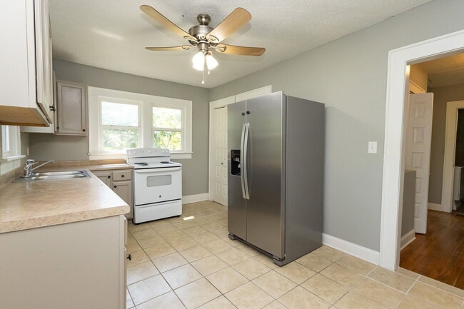 1812 John Ross Rd
