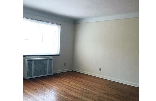 Photo - 950 Ludlow Ave Unit 950-06