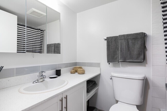 Photo - Somerset Unit 00607