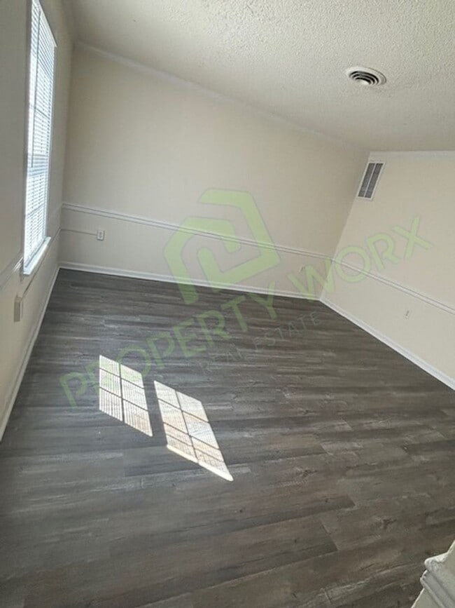 Building Photo - 2 Bedroom, 1.5 Bath Town Home in Sharpsburg, NC