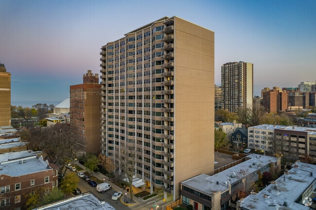 Photo - 555 W Cornelia Ave