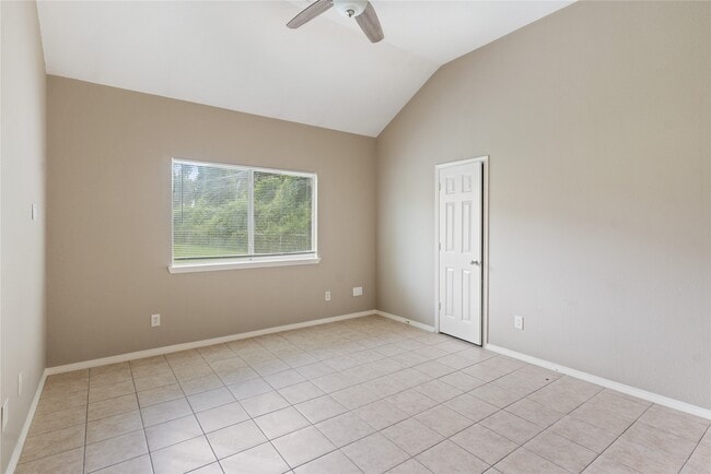 Building Photo - 9104 N Green River Dr