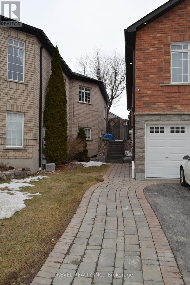 Photo - 251 Deerglen Terrace