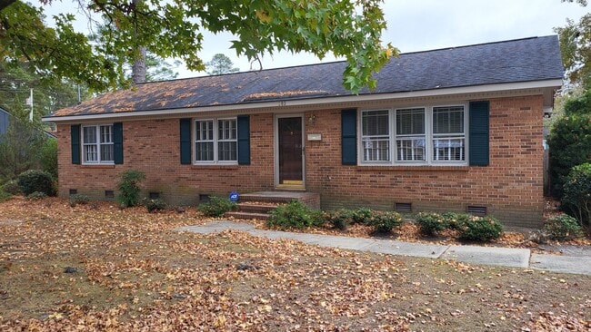 Building Photo - 3 Bedroom, 2 Bath Brick Home in Tanglewood