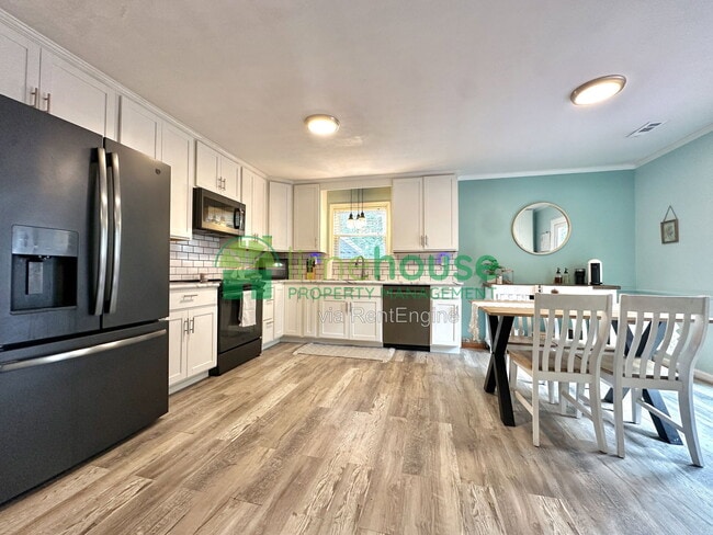 Photo - 5 Baywood Ln