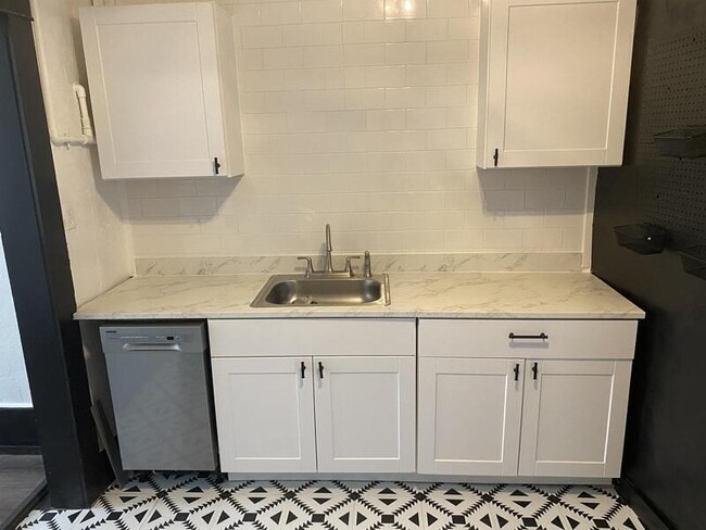 Photo - 91 W Simpson St
