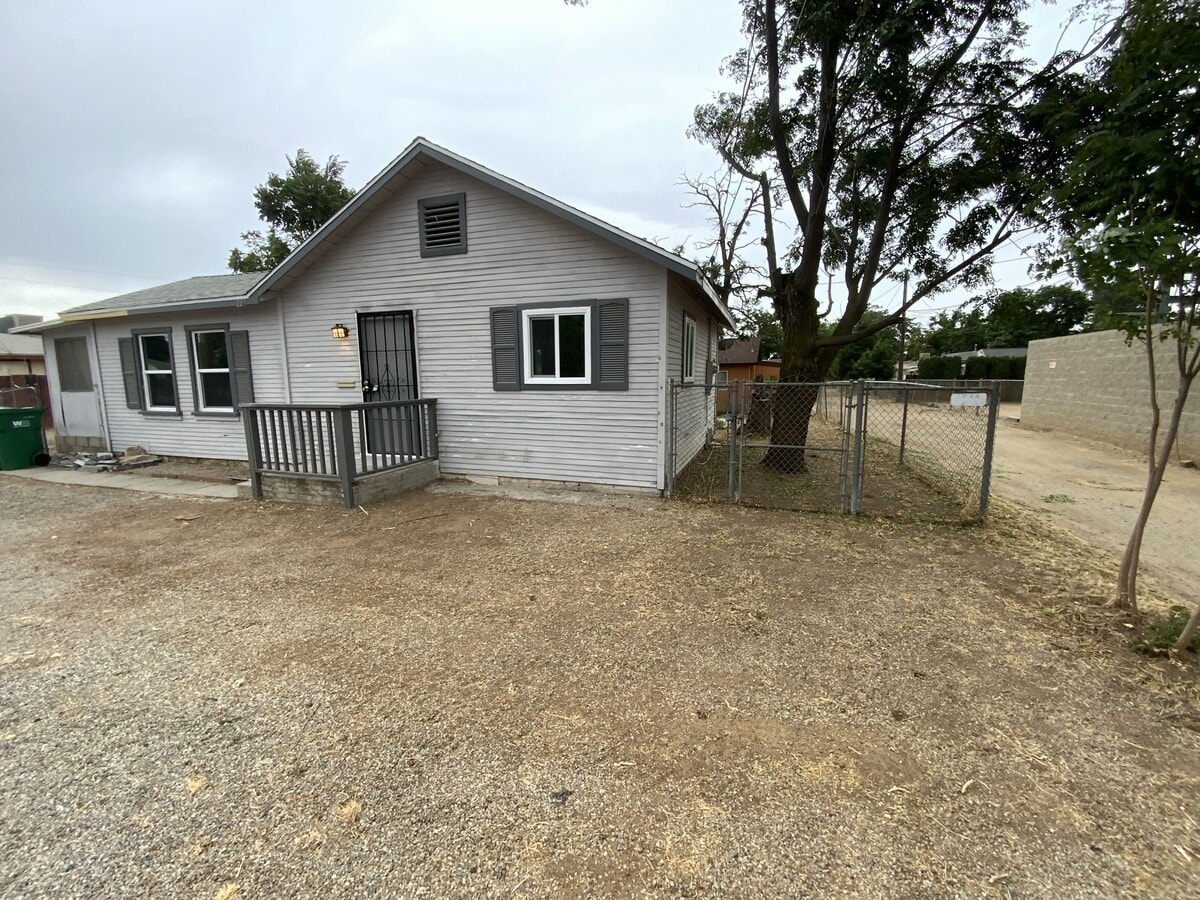 Photo - 227 W 9th St Casa