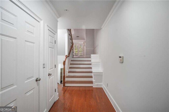 Photo - 3405 Regent Pl SW