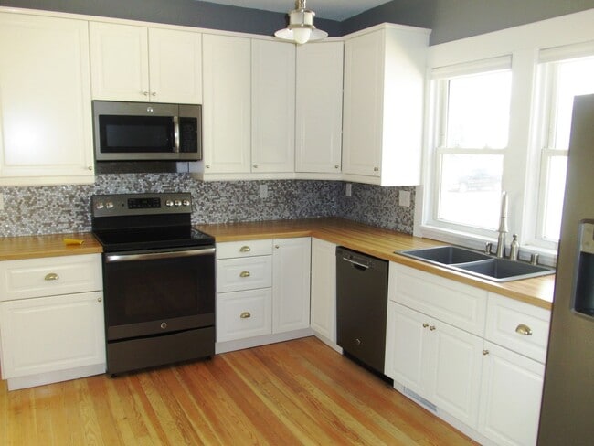 Photo - 313 4th Ave NW Unit 313