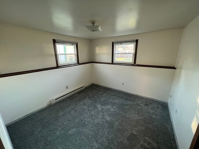 Photo - 703/705 W Gruenwald Ave