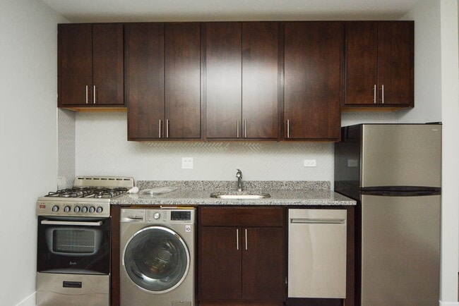 Photo - 434.5 W Belden Ave Unit 302B