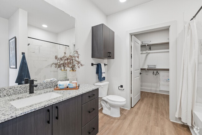 2BR, 2BA - 1,172SF - Primary Bathroom