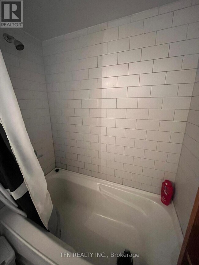 Photo - 230 King St E Unité 1001