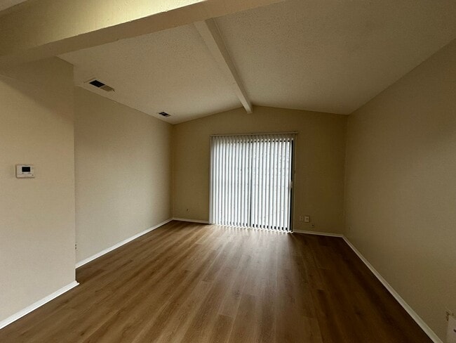 Building Photo - Quattro Investment Group LLC1 (5802 Emerald Forest Dr) Unit B