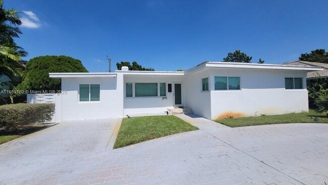 Building Photo - 725 Westward Dr Rental