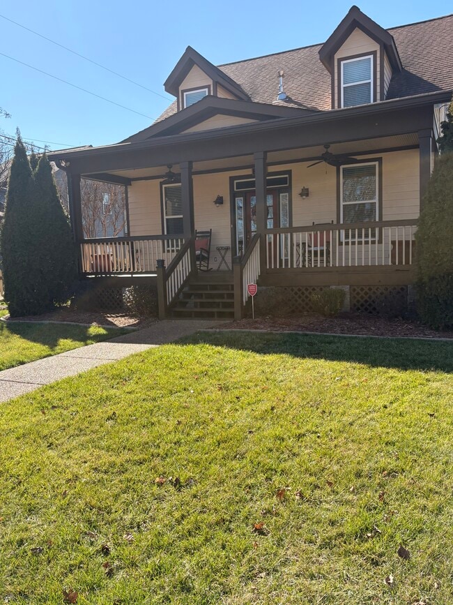 Photo - 361 9th Ave N